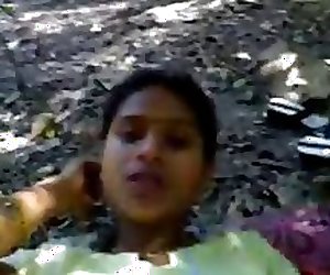 Hot southindian Girl fucking her BF in Outdoor